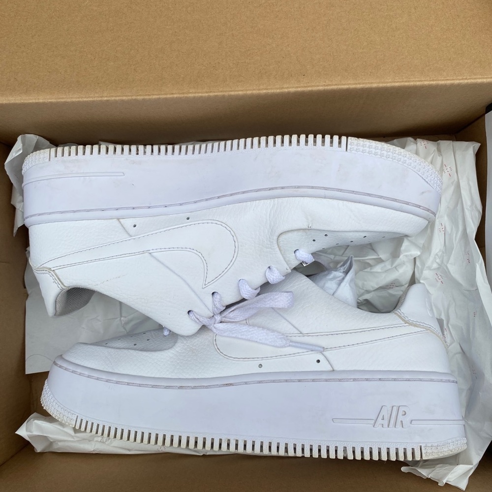 Nike Air Force 1 Sage Low